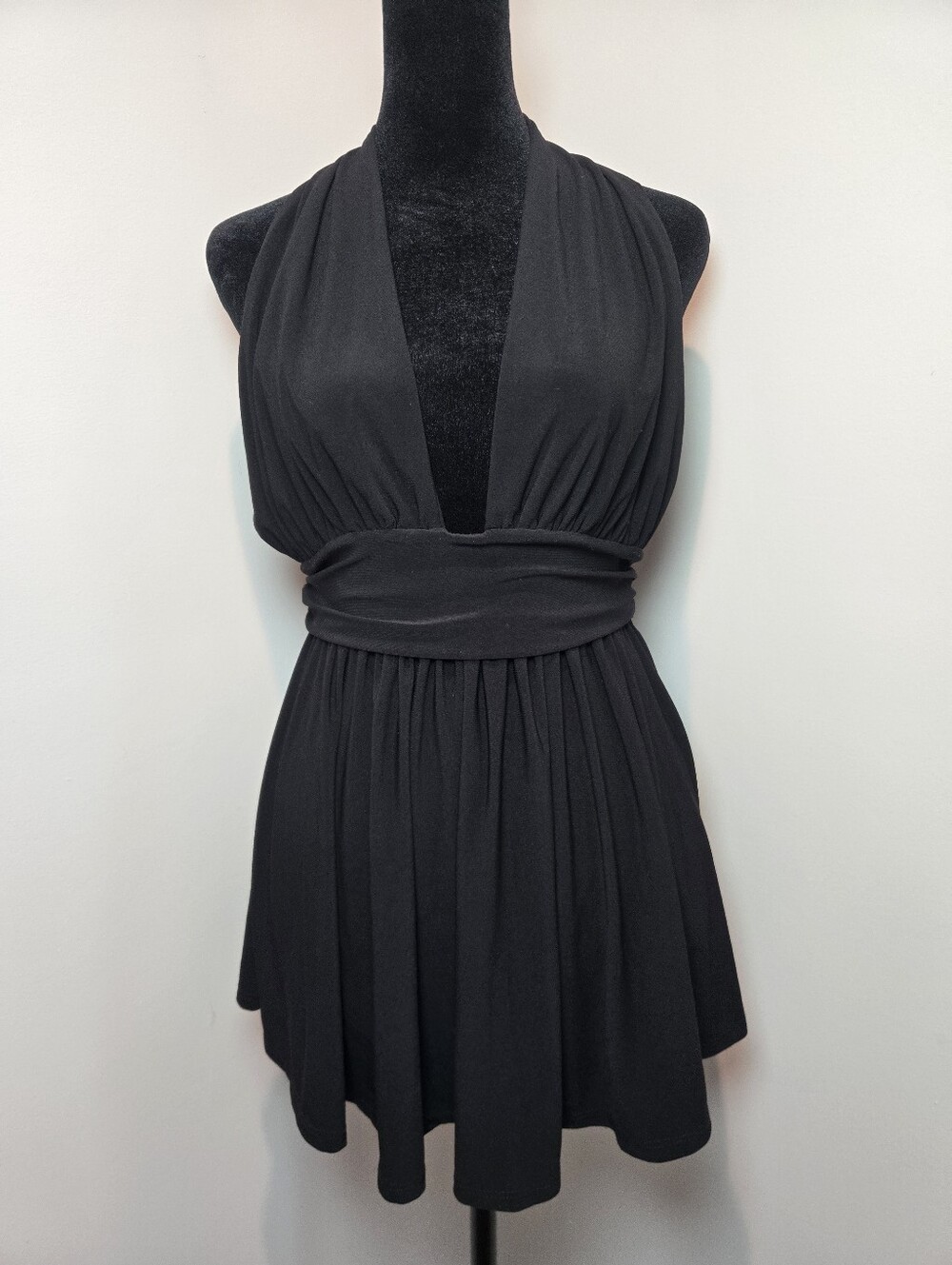 Windsor Mini Dress Medium Black Marilyn Monroe Sexy Flirty Flare Open Back